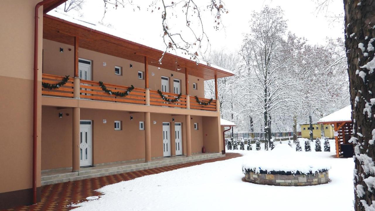 Boro Apartman Tiszafüred Extérieur photo